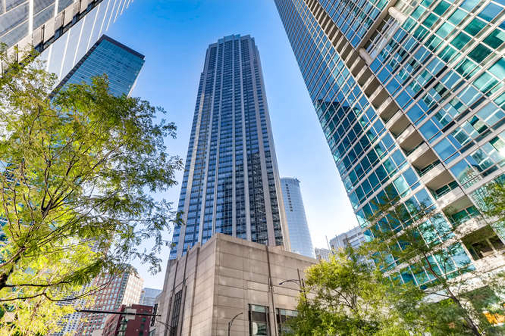 512 N McClurg