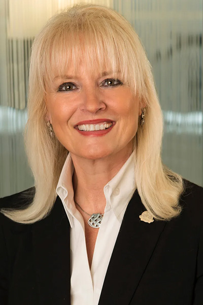 Headshot of Gail Spreen, one of the top real estate professionals in Chicago.